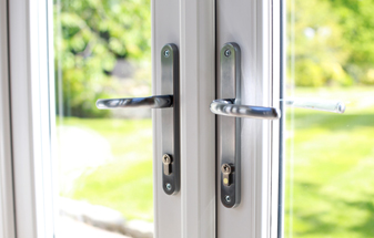 _Doors-Page_LockUp_02